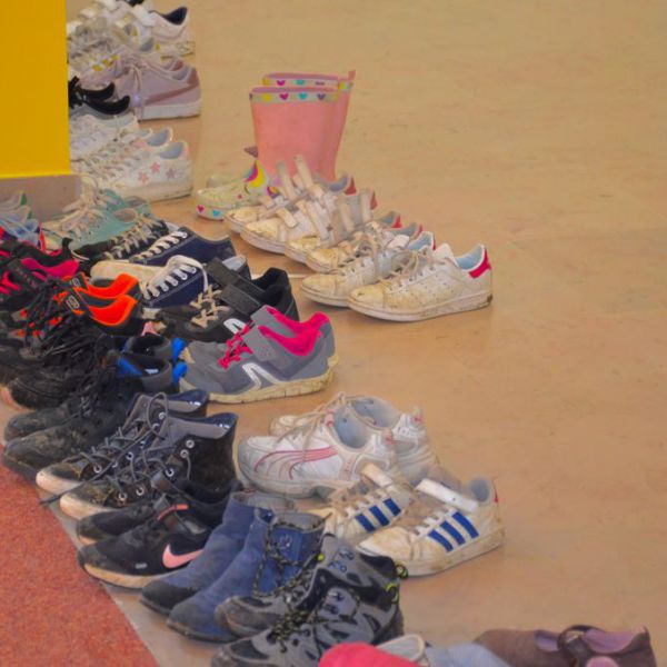 Ecole de prière 2023- Foyer de Châteauneuf- chaussures